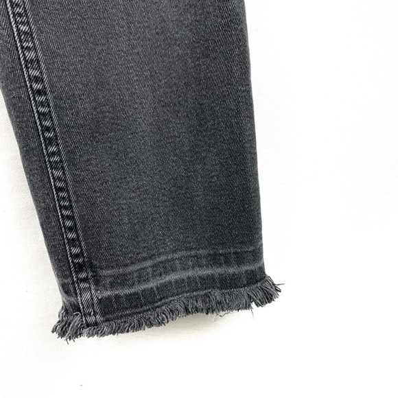 BDG axyl slim raw hem cropped jeans, size 26 - Picture 4 of 7